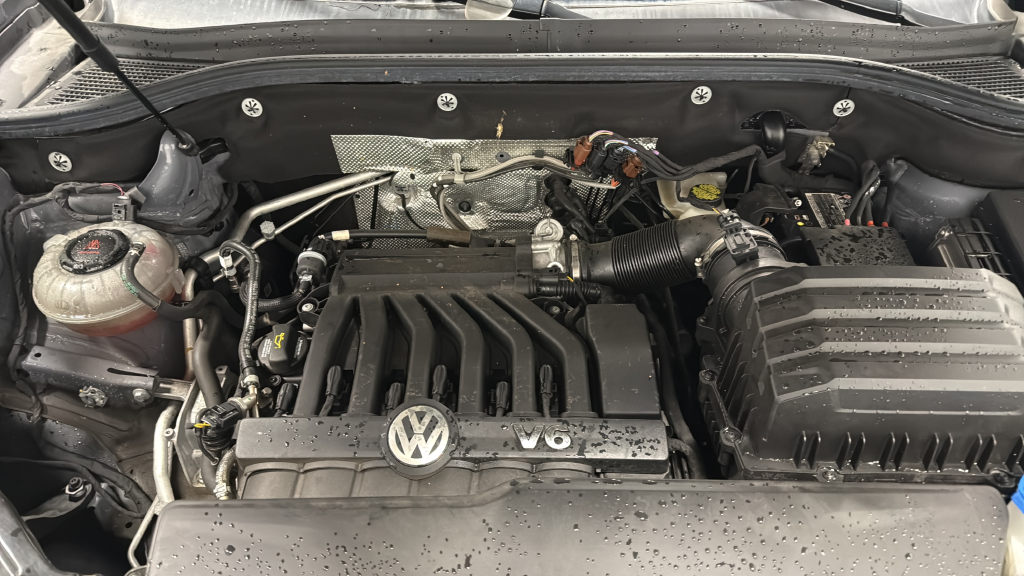 2023 Volkswagen Atlas Cross Sport 3.6L V6 SEL Premium R-Line