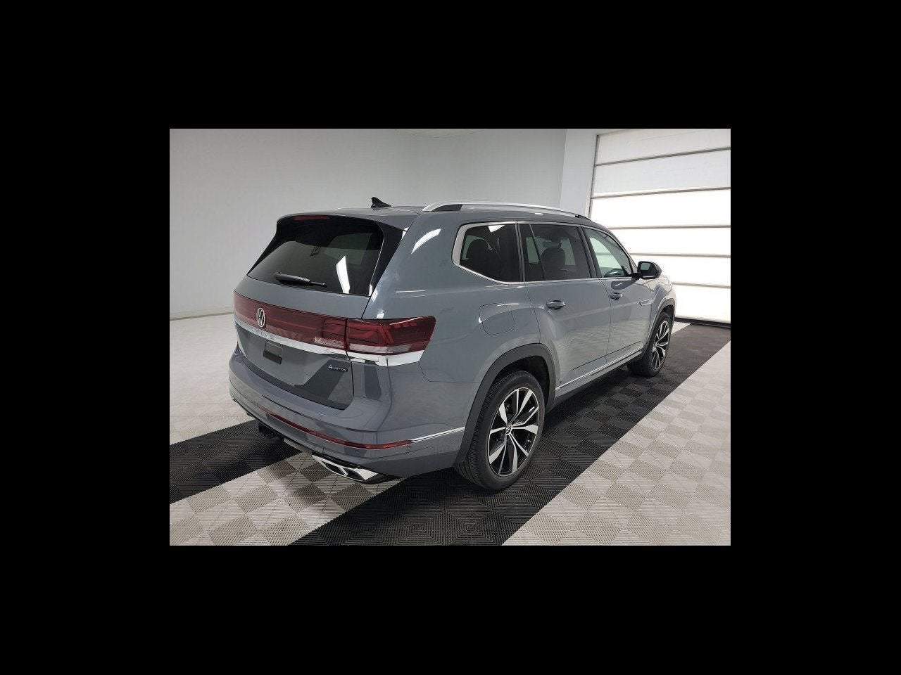 2025 Volkswagen Atlas 2.0T SEL Premium R-Line