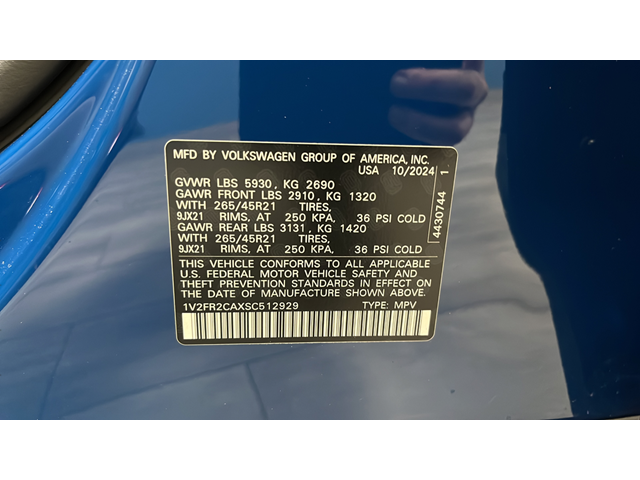 2025 Volkswagen Atlas 2.0T SEL Premium R-Line