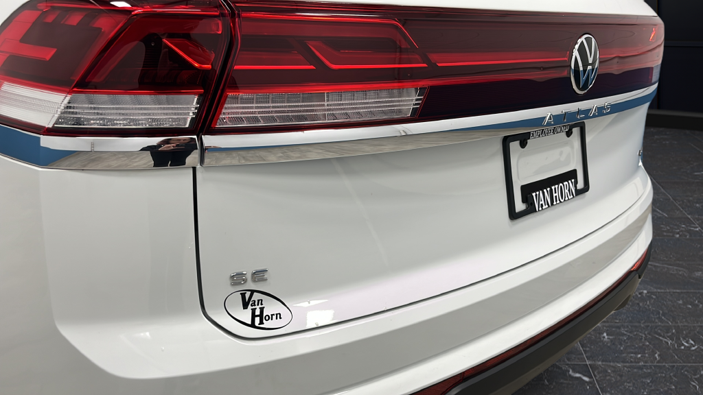 2025 Volkswagen Atlas Cross Sport 2.0T SE