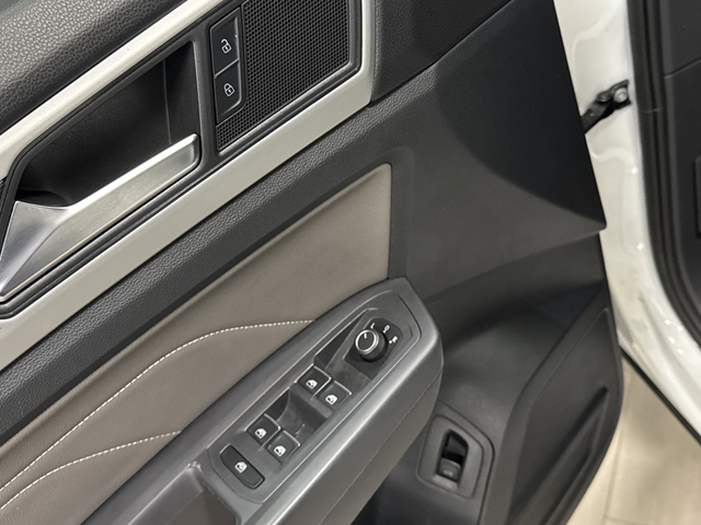 2021 Volkswagen Atlas Cross Sport 3.6L V6 SE w/Technology R-Line