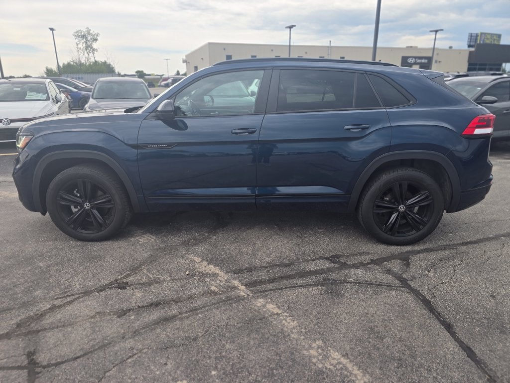 2023 Volkswagen Atlas Cross Sport 2.0T SEL R-Line Black