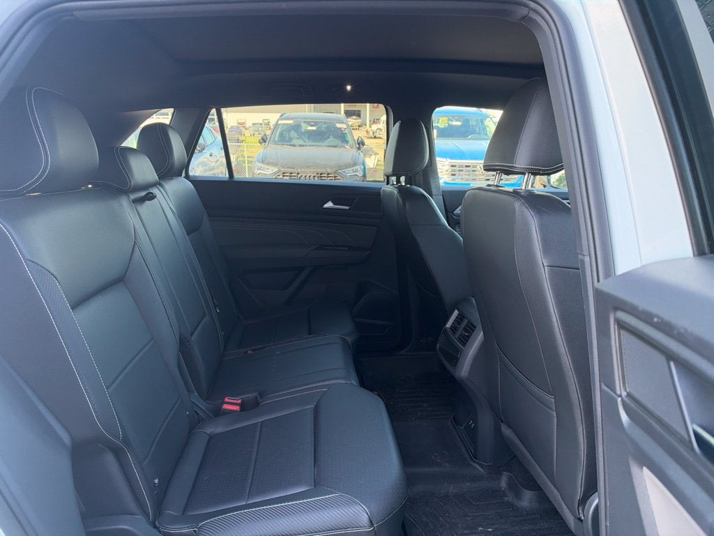 2023 Volkswagen Atlas Cross Sport 2.0T SEL R-Line