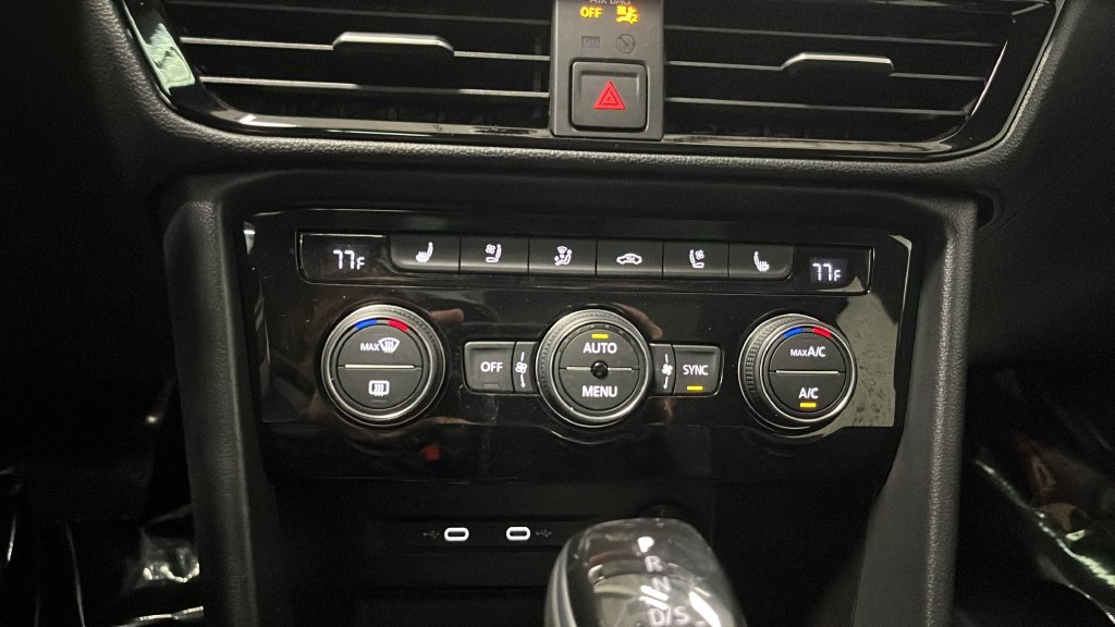2024 Volkswagen Taos 1.5T SEL