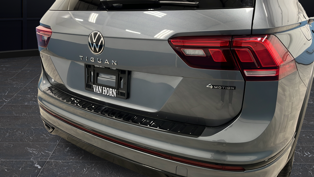2024 Volkswagen Tiguan 2.0T SE R-Line Black