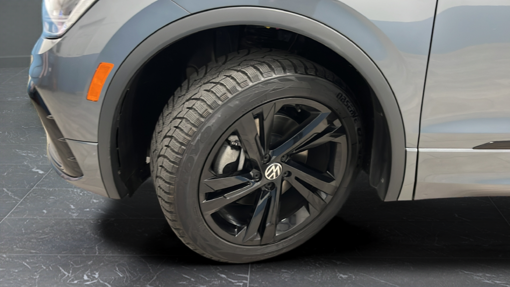 2024 Volkswagen Tiguan 2.0T SE R-Line Black