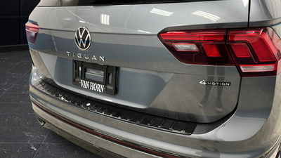 2024 Volkswagen Tiguan 2.0T SE R-Line Black