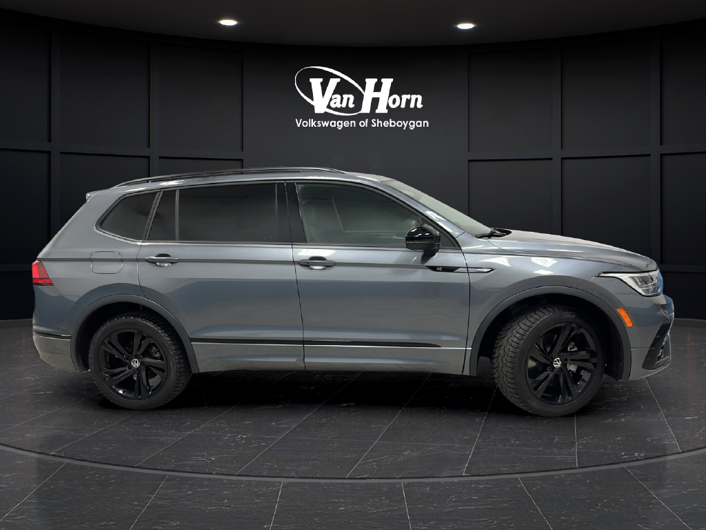 2024 Volkswagen Tiguan 2.0T SE R-Line Black