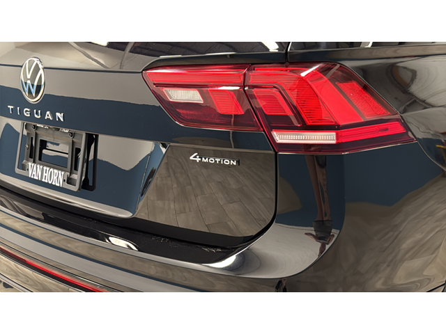 2022 Volkswagen Tiguan 2.0T SE R-Line Black