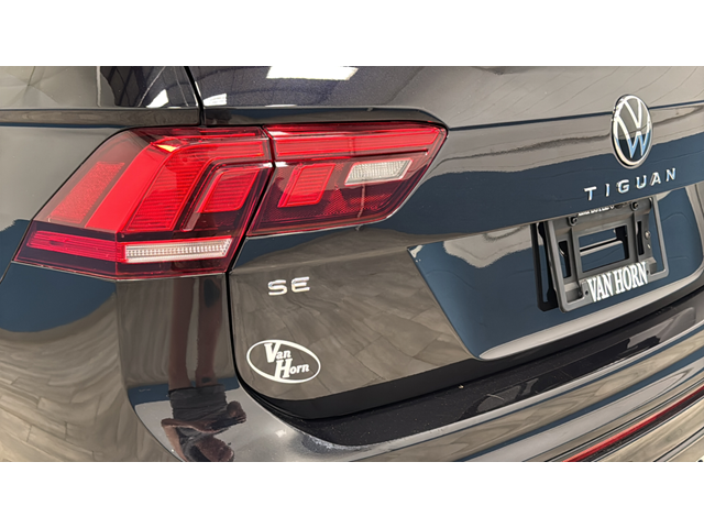 2022 Volkswagen Tiguan 2.0T SE R-Line Black