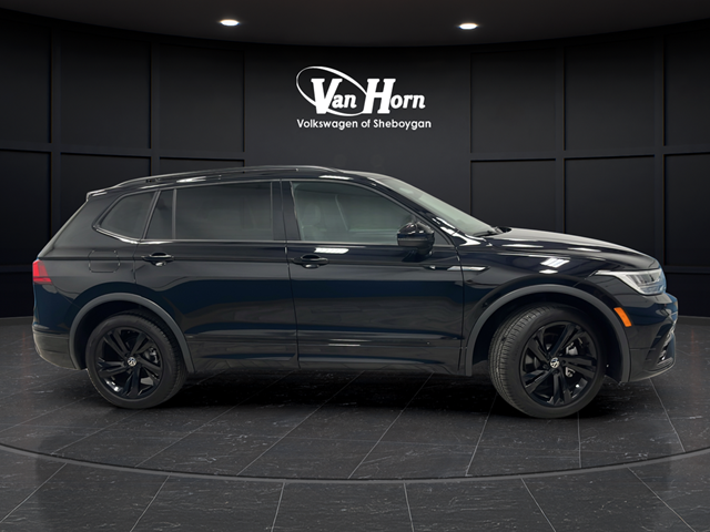 2024 Volkswagen Tiguan 2.0T SE R-Line Black