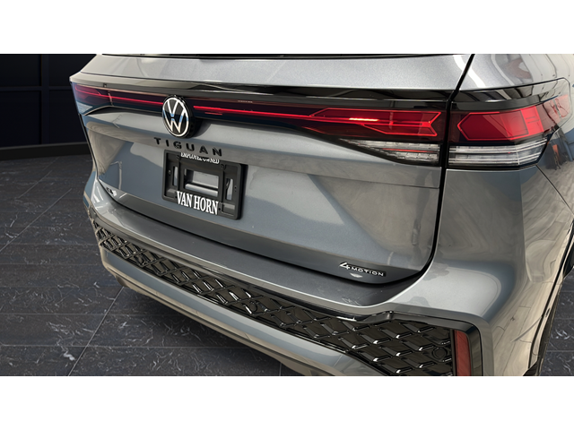 2025 Volkswagen Tiguan 2.0T SE R-Line Black
