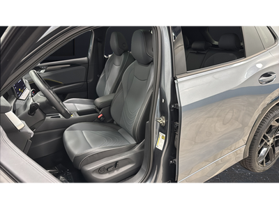 2025 Volkswagen Tiguan 2.0T SE R-Line Black