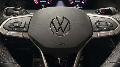 2025 Volkswagen Tiguan 2.0T SE R-Line Black