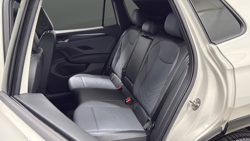 2025 Volkswagen Tiguan 2.0T SE R-Line Black