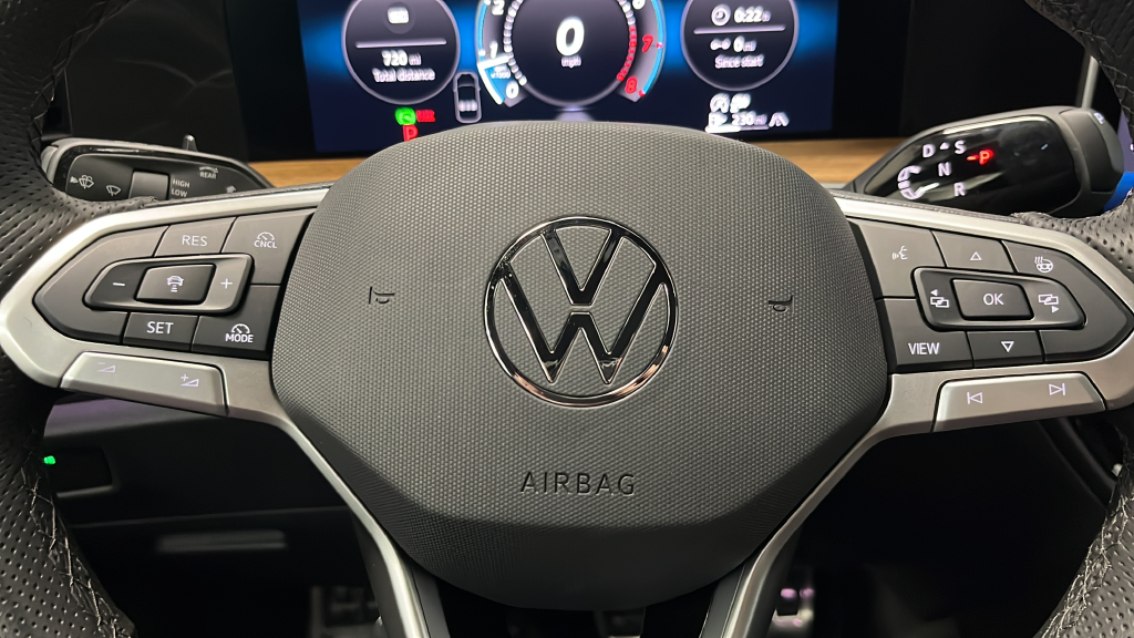 2025 Volkswagen Tiguan 2.0T SEL R-Line