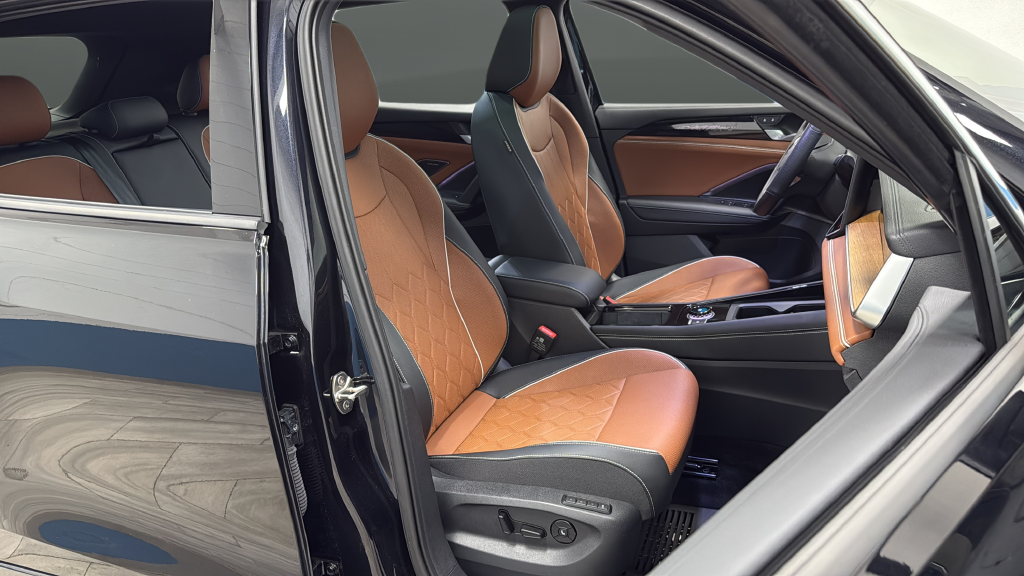 2025 Volkswagen Tiguan 2.0T SEL R-Line