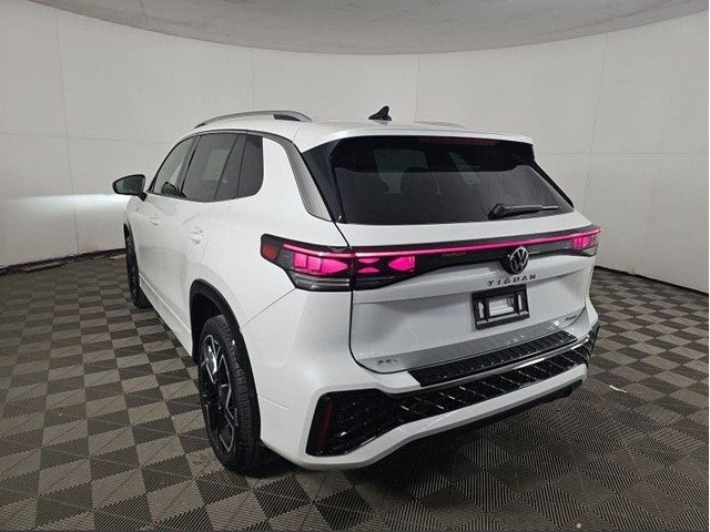 2025 Volkswagen Tiguan 2.0T SEL R-Line