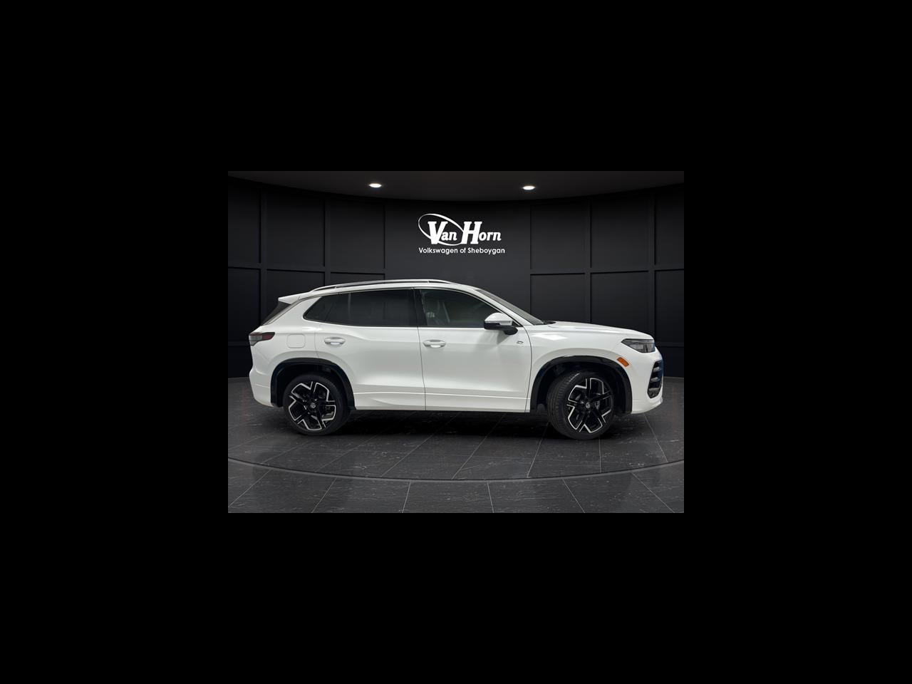 2026 Volkswagen Tiguan SEL R-Line Turbo