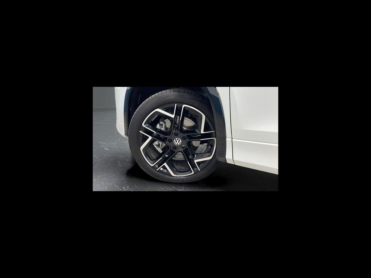 2026 Volkswagen Tiguan SEL R-Line Turbo