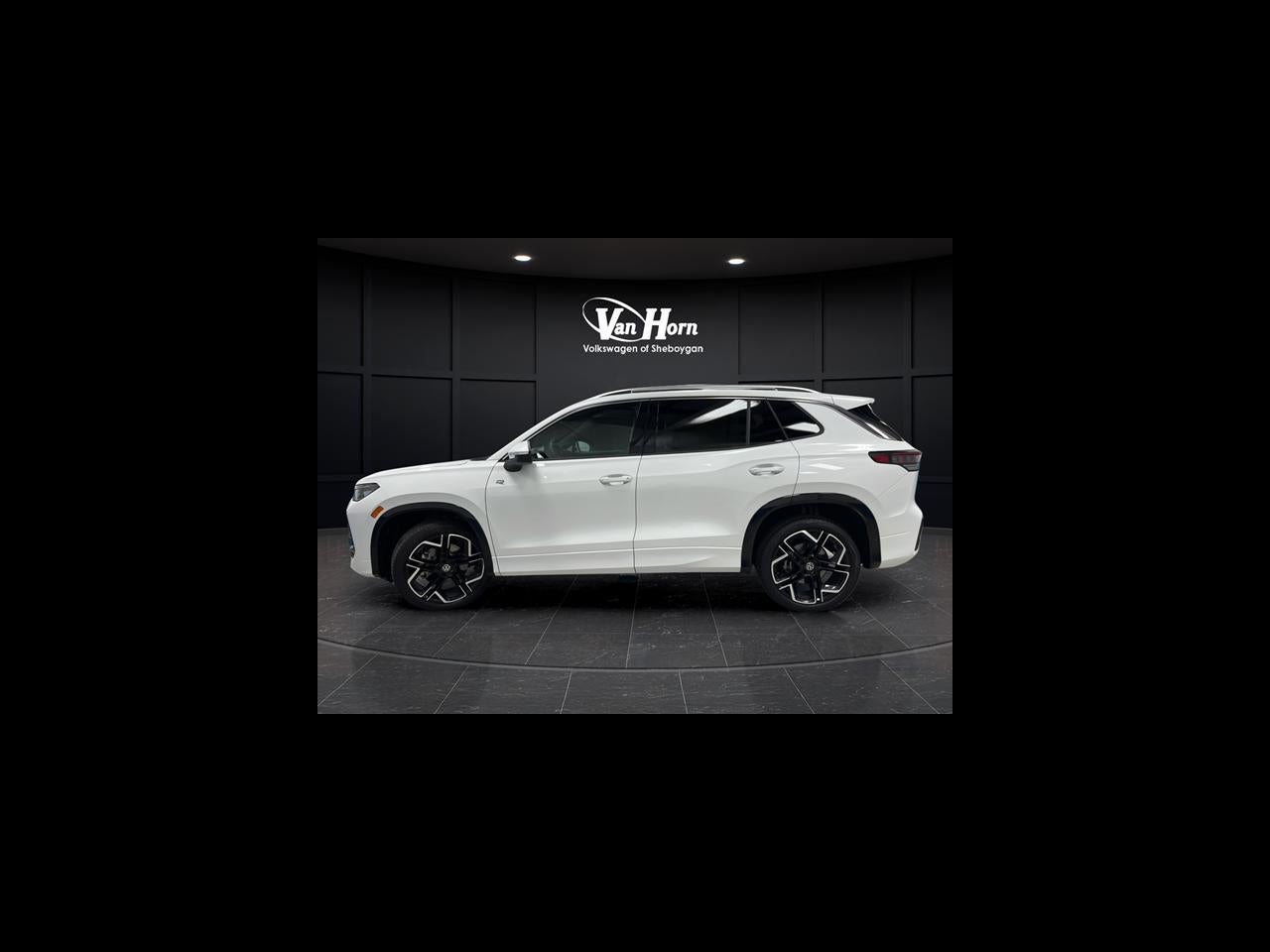 2026 Volkswagen Tiguan SEL R-Line Turbo