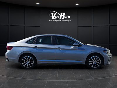 2025 Volkswagen Jetta 1.5T SE