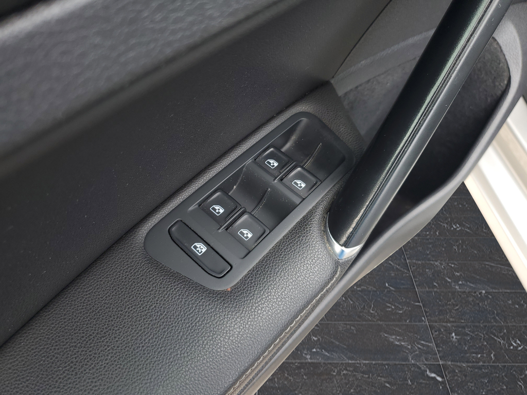 2019 Volkswagen Golf TSI SE 4-Door