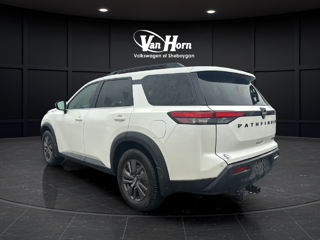 2022 Nissan Pathfinder SV