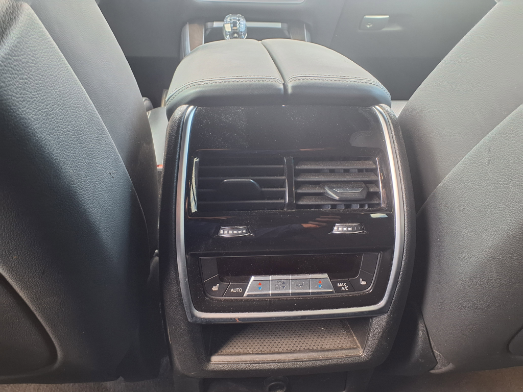 2021 BMW X5 M50i