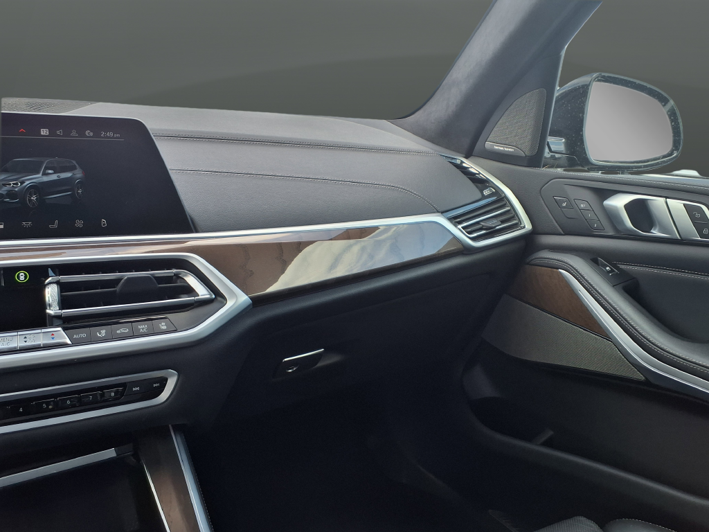 2021 BMW X5 M50i