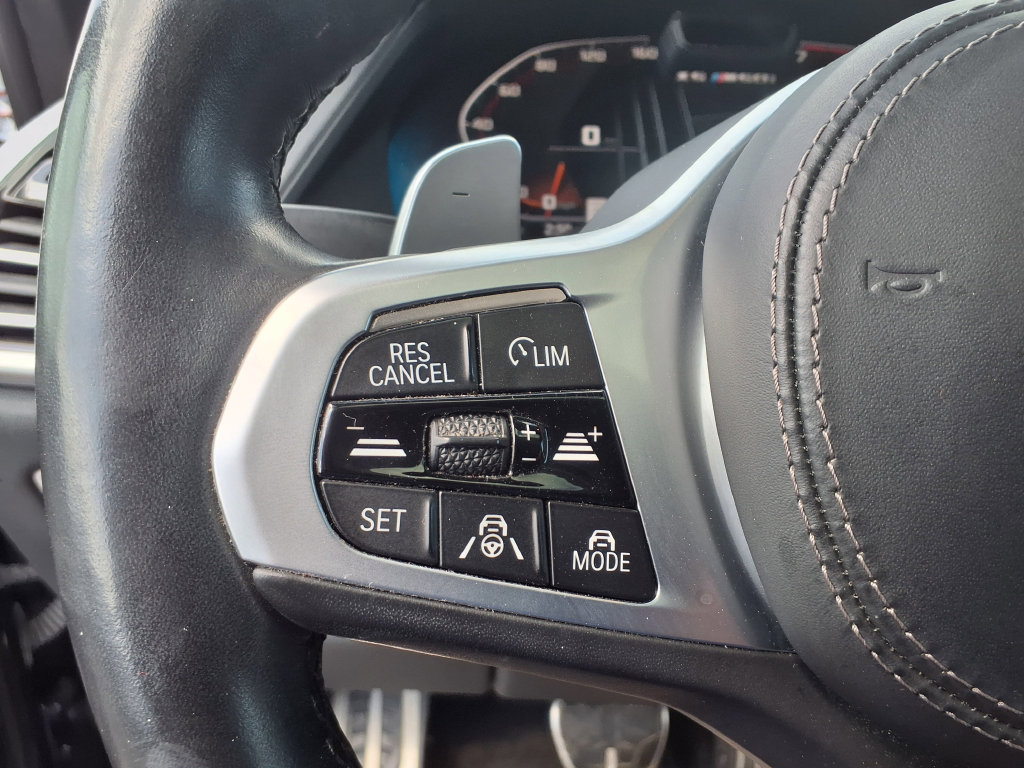 2021 BMW X5 M50i
