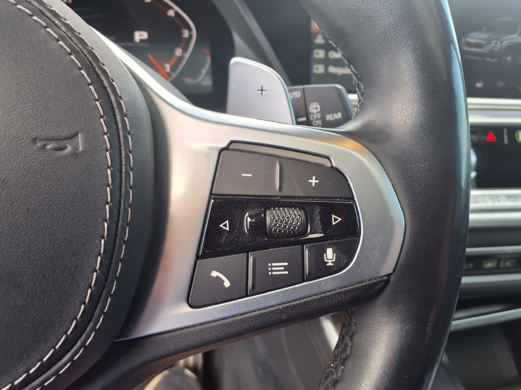 2021 BMW X5 M50i
