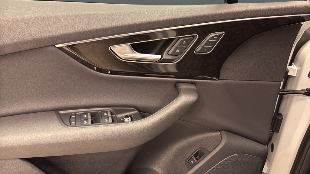 2023 Audi Q7 45 Premium quattro