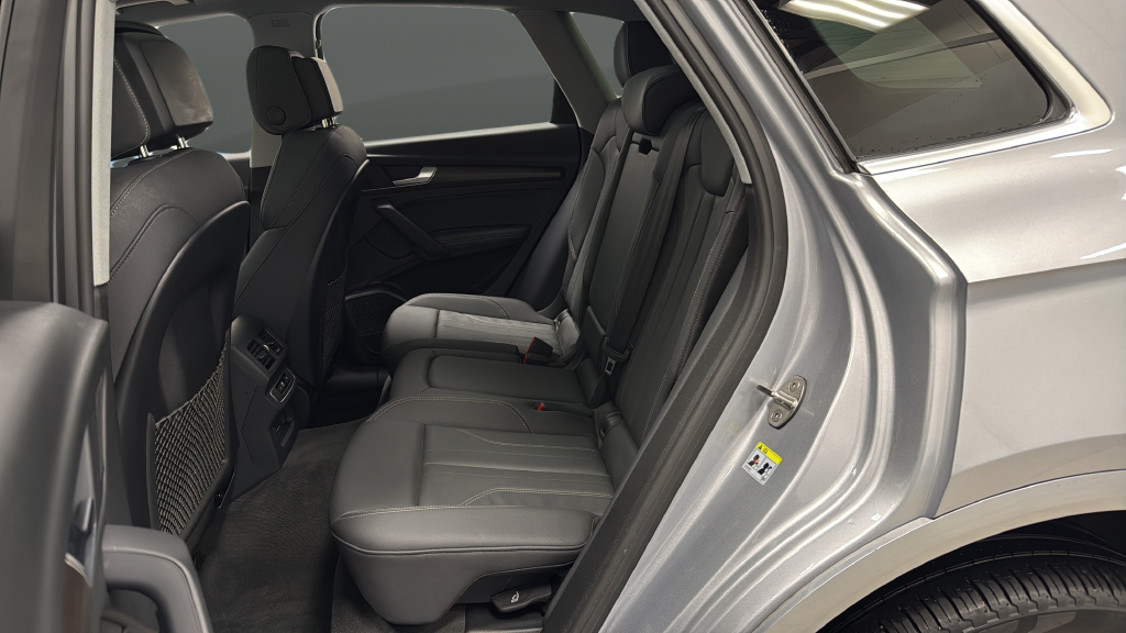 2024 Audi Q5 45 S line Premium quattro