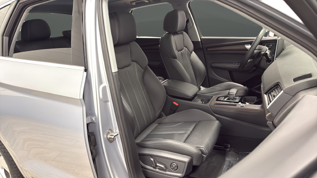 2024 Audi Q5 45 S line Premium quattro