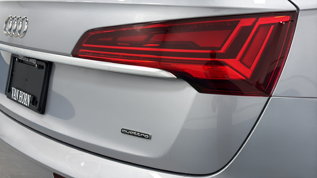 2024 Audi Q5 45 S line Premium quattro