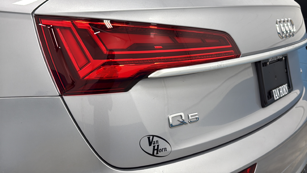 2024 Audi Q5 45 S line Premium quattro
