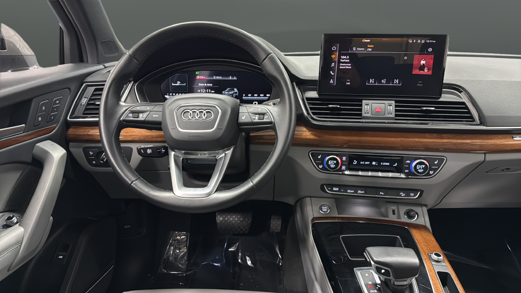 2023 Audi Q5 45 S line Premium quattro
