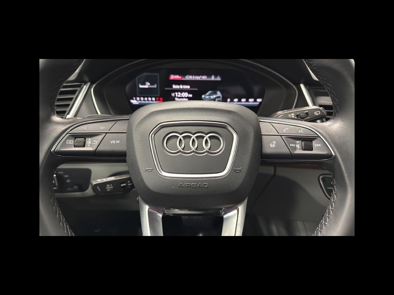 2023 Audi Q5 45 S line Premium quattro