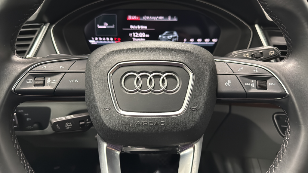 2023 Audi Q5 45 S line Premium quattro