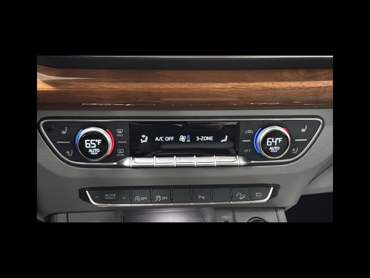 2023 Audi Q5 45 S line Premium quattro