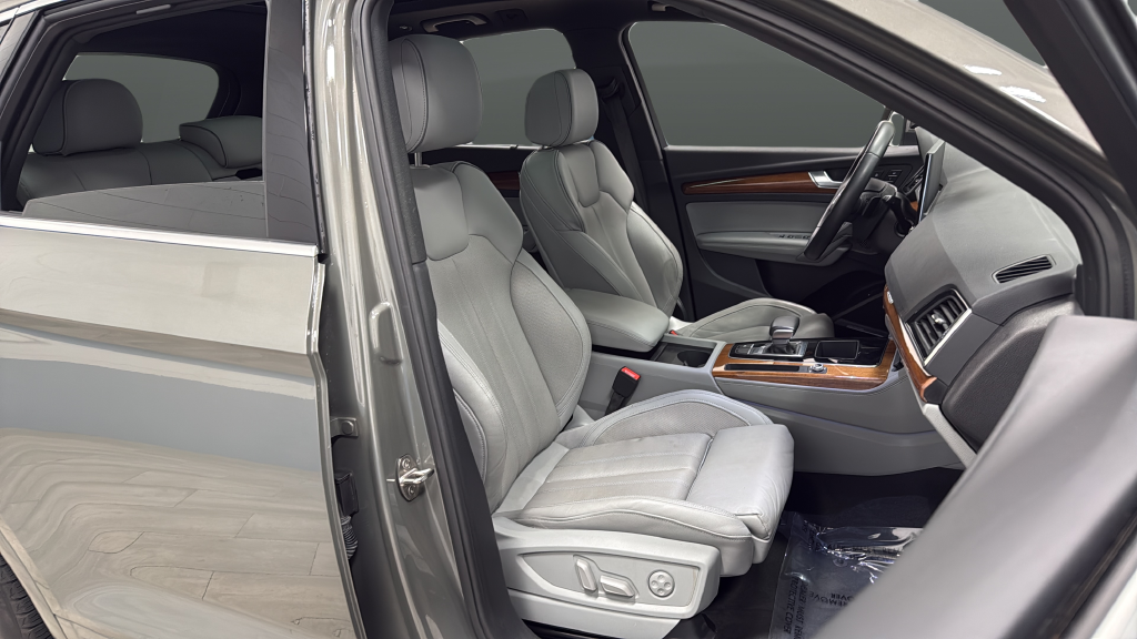 2023 Audi Q5 45 S line Premium quattro