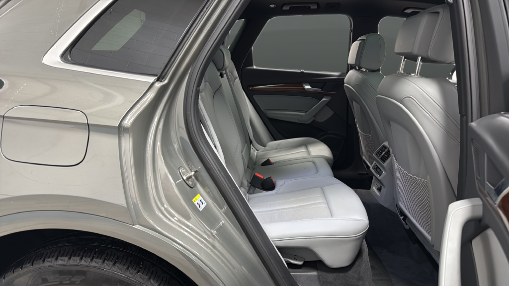 2023 Audi Q5 45 S line Premium quattro