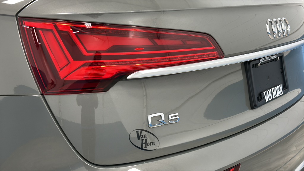 2023 Audi Q5 45 S line Premium quattro
