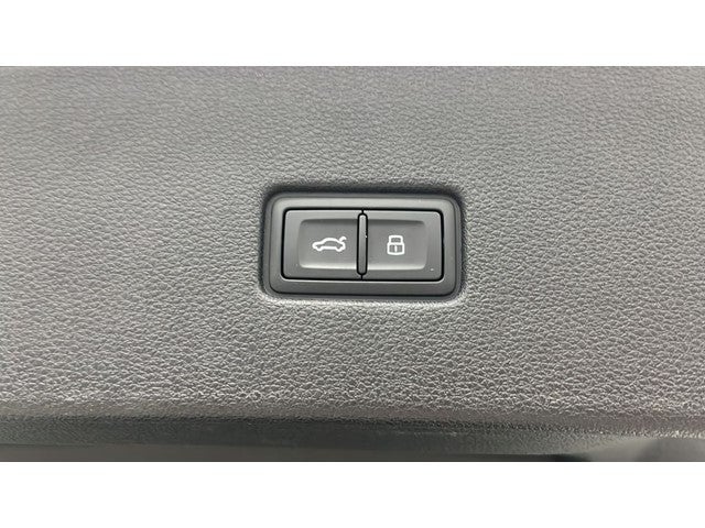 2023 Audi Q8 55 Premium Plus quattro