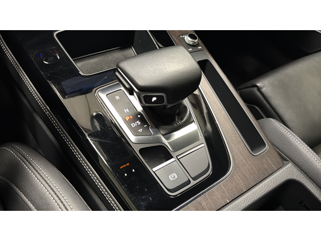 2023 Audi Q5 45 S line Prestige quattro