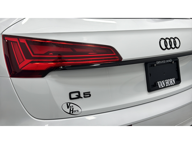 2023 Audi Q5 45 S line Prestige quattro