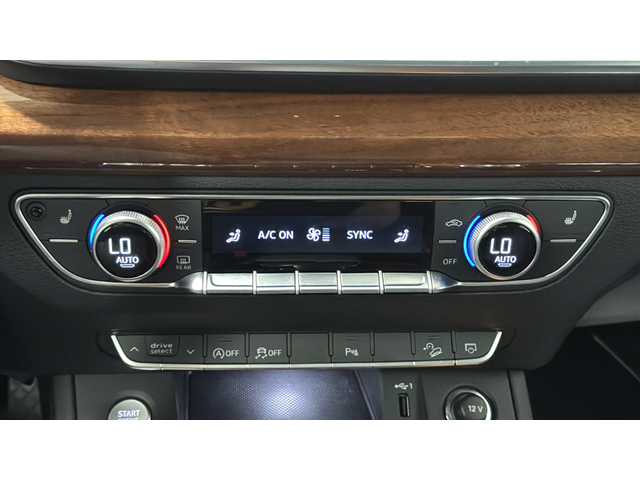 2023 Audi Q5 45 S line Premium quattro