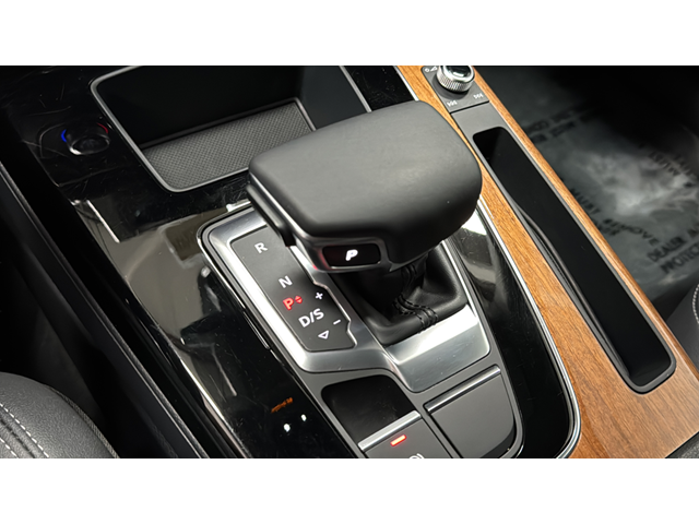 2023 Audi Q5 45 S line Premium quattro