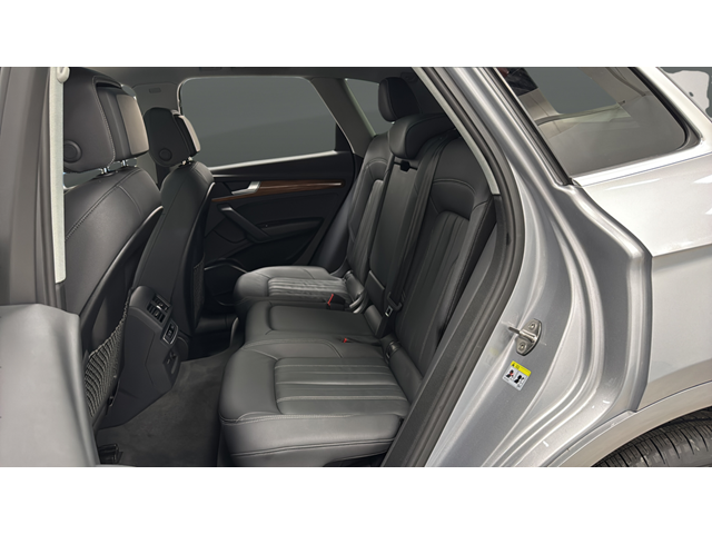 2023 Audi Q5 45 S line Premium quattro